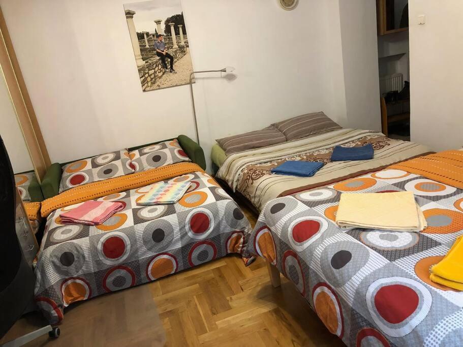 Sunny Apartment. 5 Minutes Walk From Main Sqare. Appartamento *