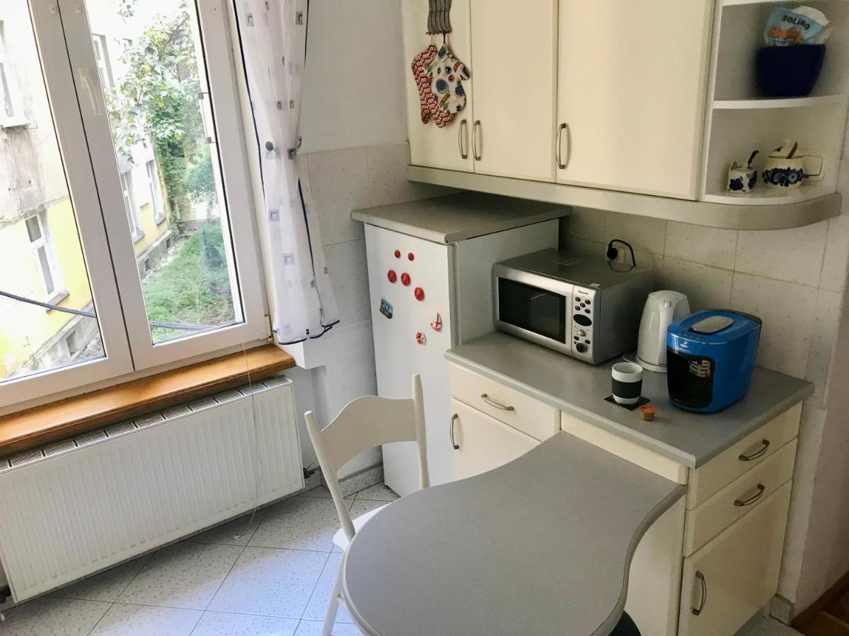 Appartamento Sunny Apartment. 5 Minutes Walk From Main Sqare. *