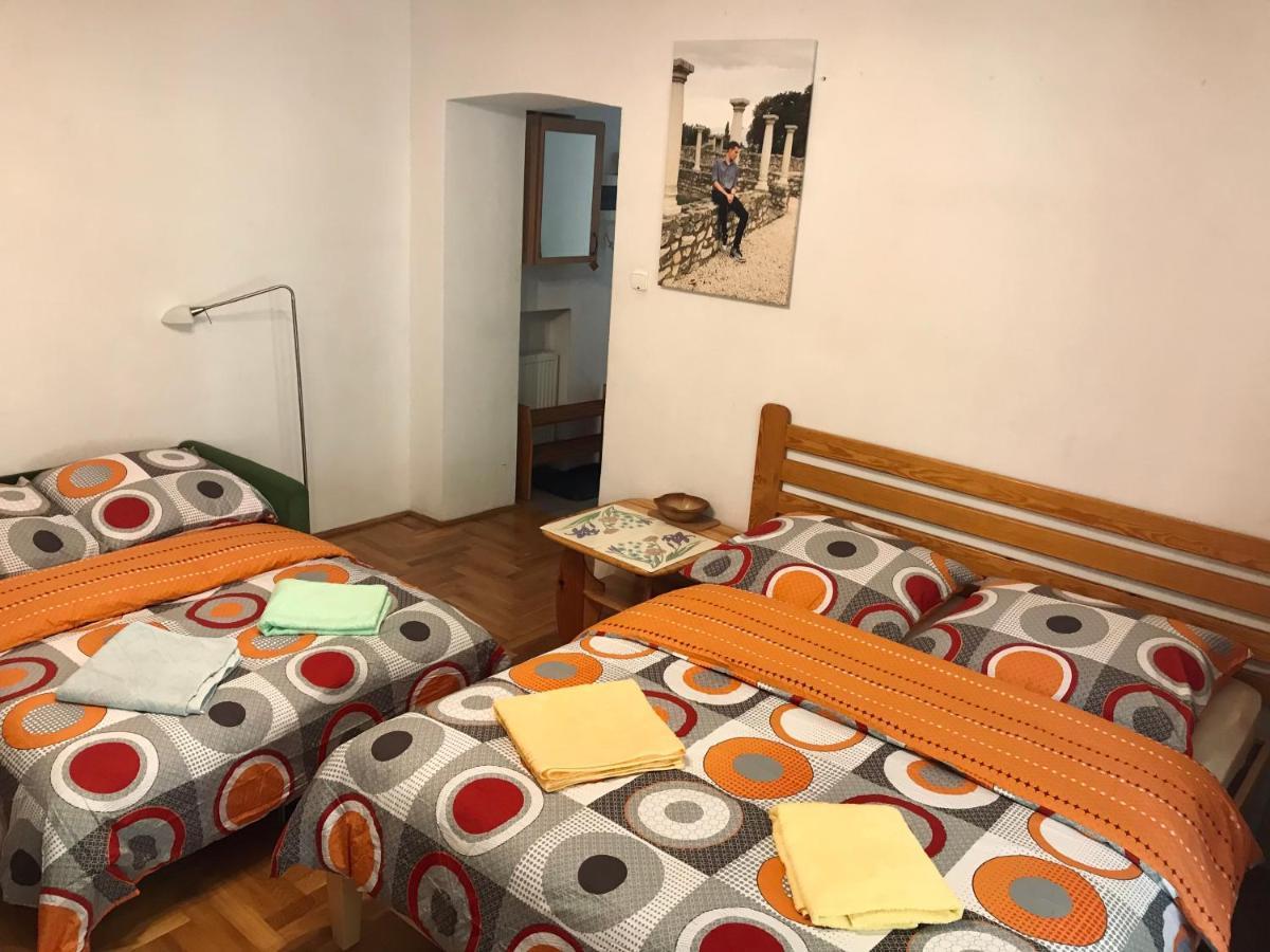 Sunny Apartment. 5 Minutes Walk From Main Sqare. Leilighet *